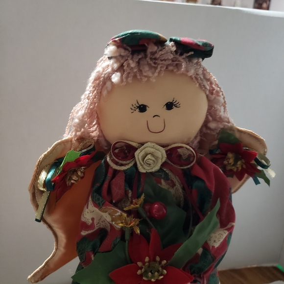 Beautiful Tree Topper Angel 12" Tall - Picture 3 of 10